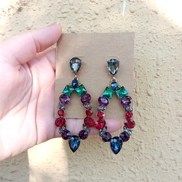 ✨NEW CRYSTAL EARRINGS COLLECTION✨ Matte Blue and Green Earrings - Picture 3 of 13